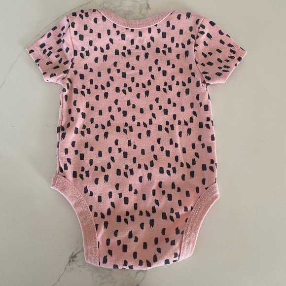 🌸2FOR$20🌸Emily and Oliver onesie - Picture 3 of 3